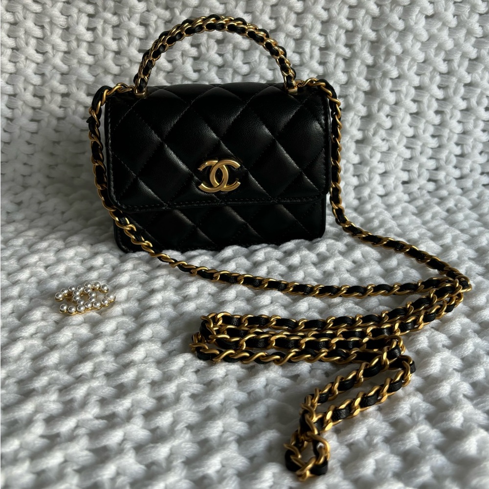 CHANEL Lambskin Quilted Chain Top Handle Clutch With Chain Black